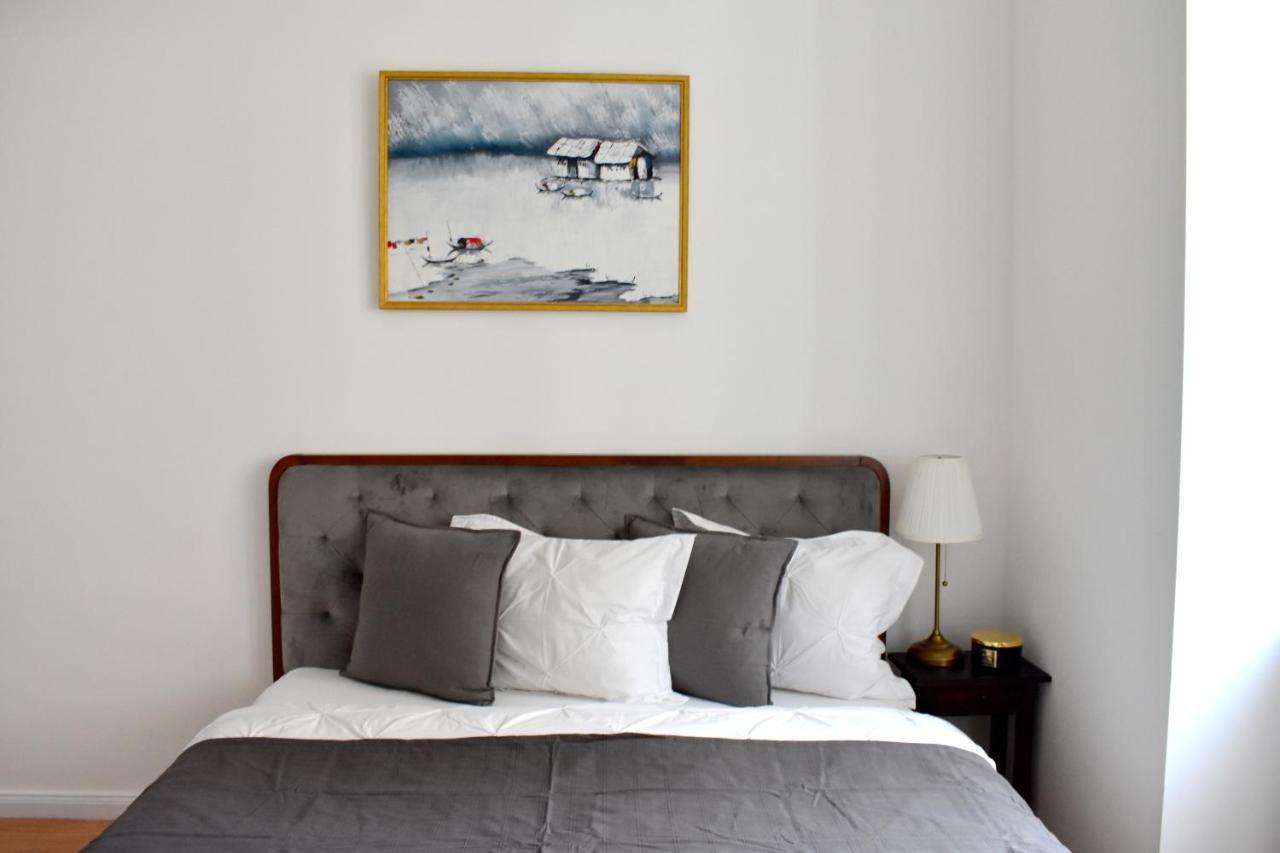 Lovely Apartment In Center Praag Buitenkant foto