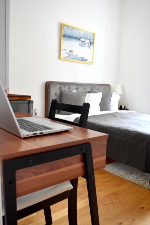 Lovely Apartment In Center Praag Buitenkant foto