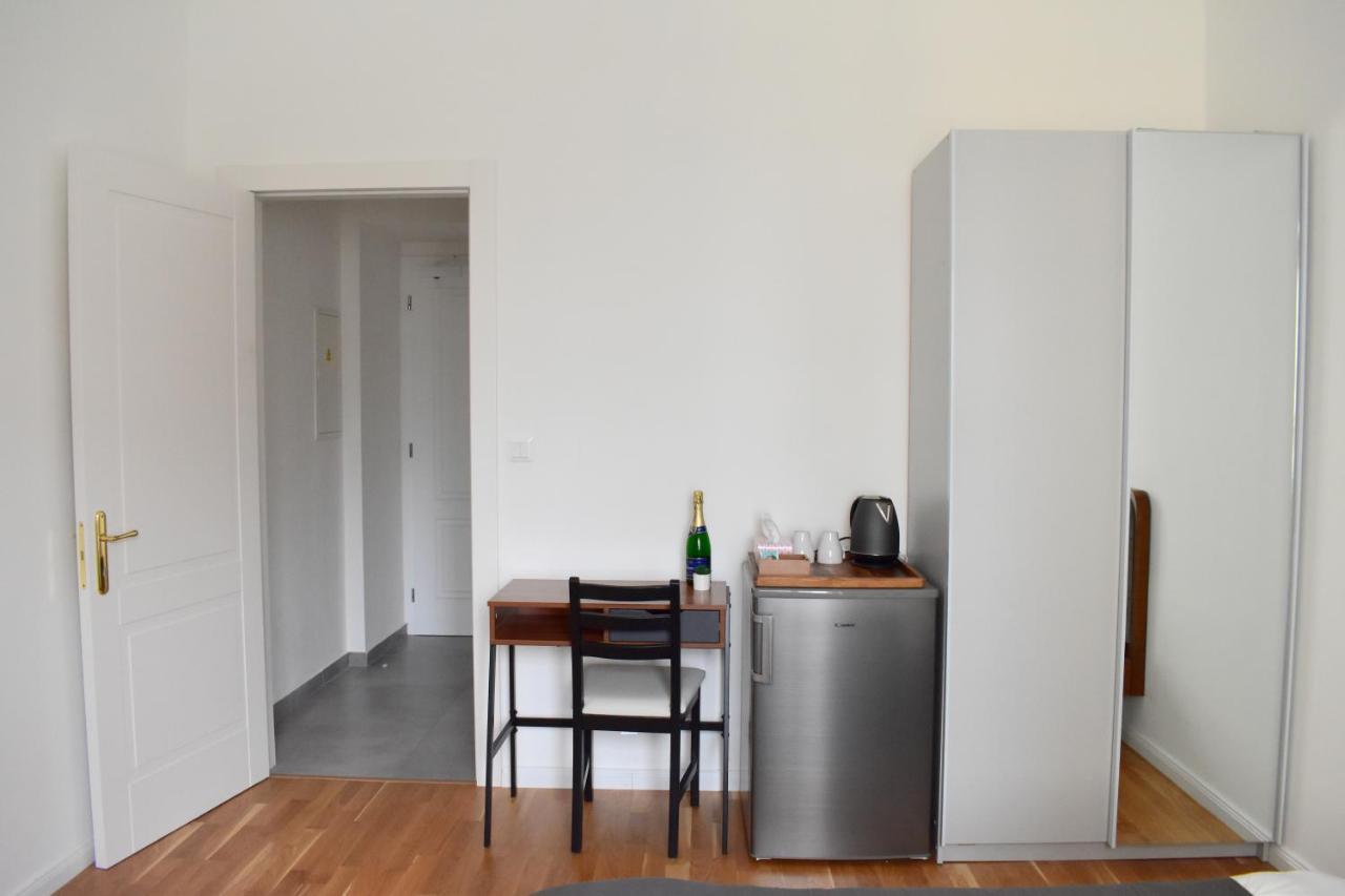 Lovely Apartment In Center Praag Buitenkant foto