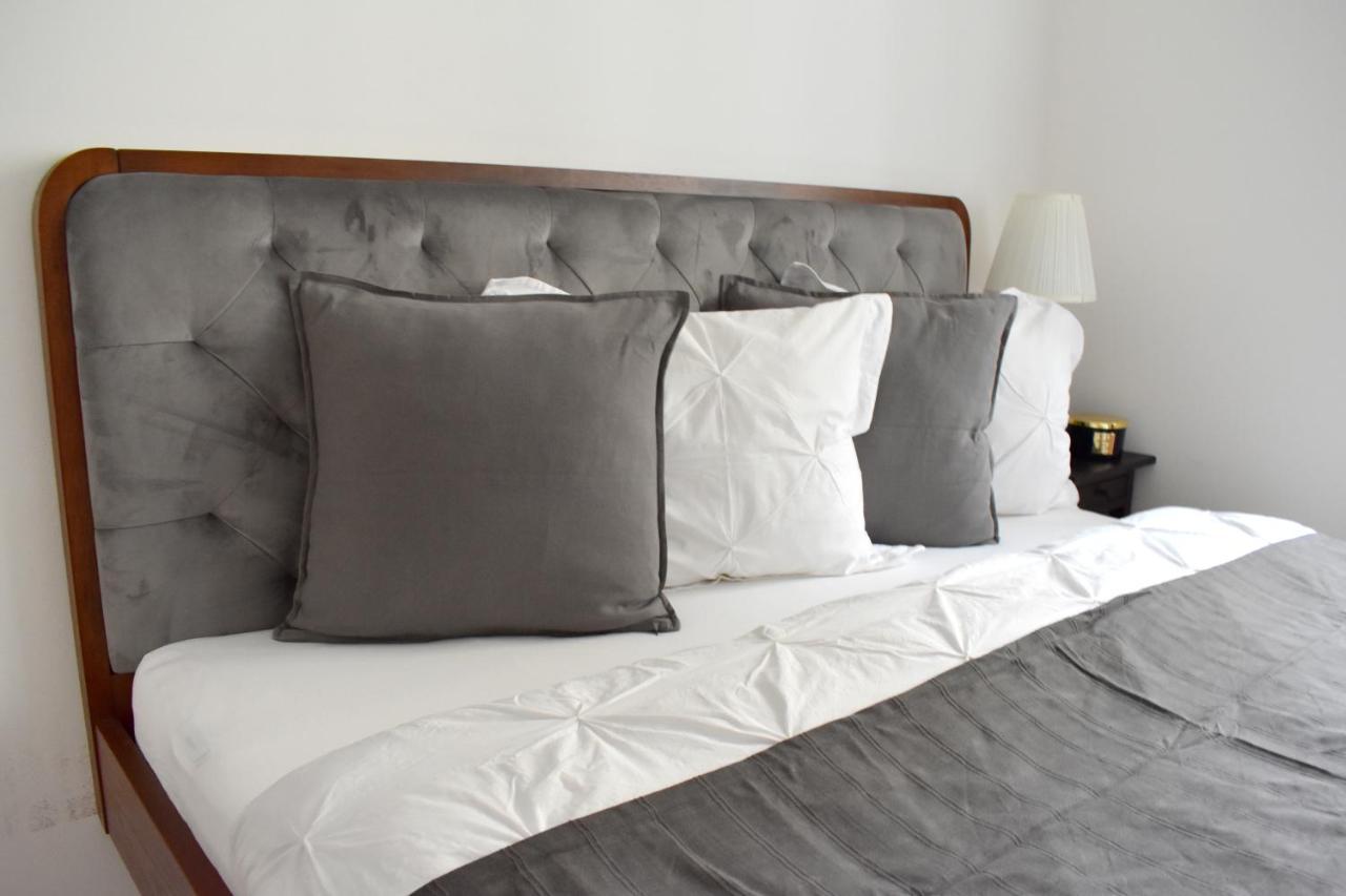 Lovely Apartment In Center Praag Buitenkant foto
