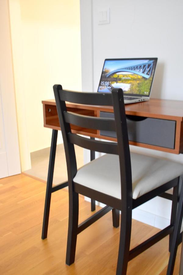 Lovely Apartment In Center Praag Buitenkant foto