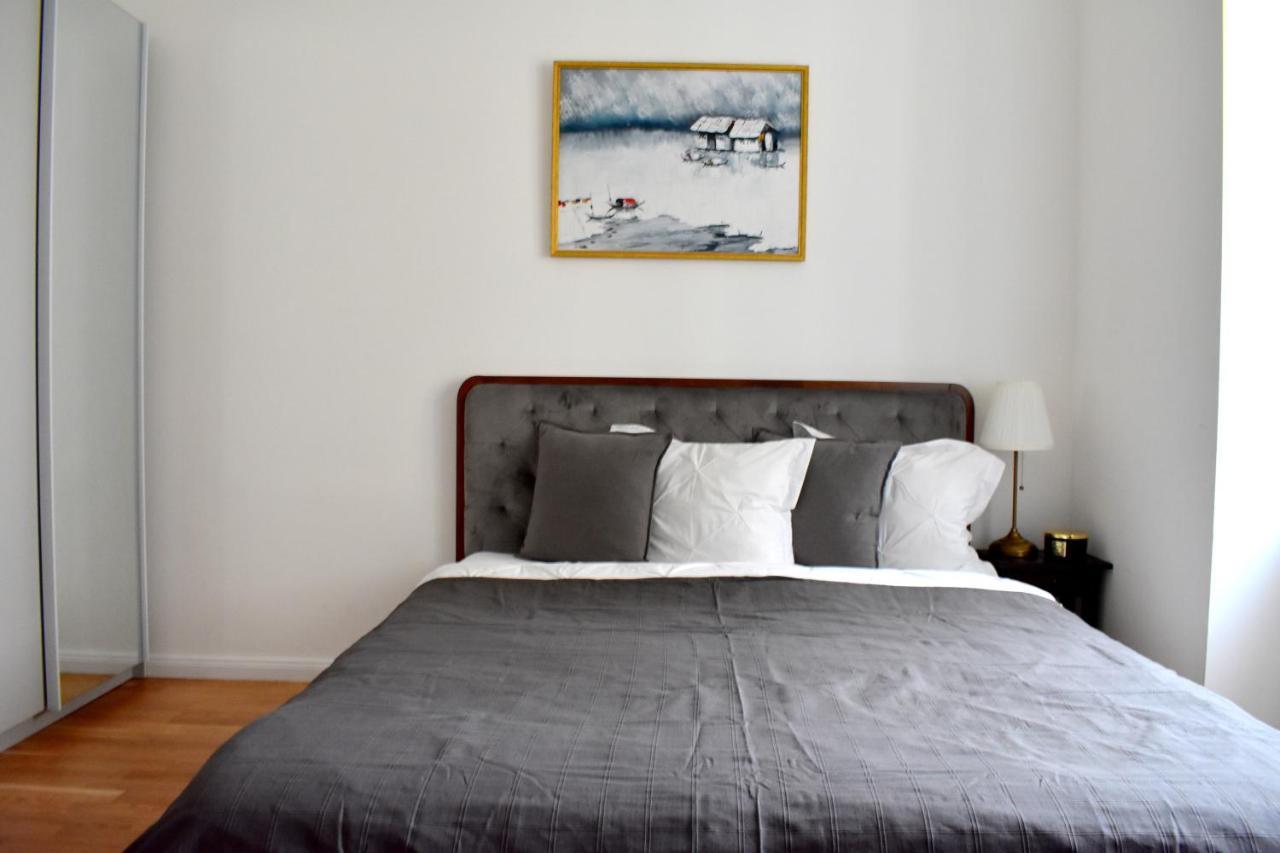 Lovely Apartment In Center Praag Buitenkant foto
